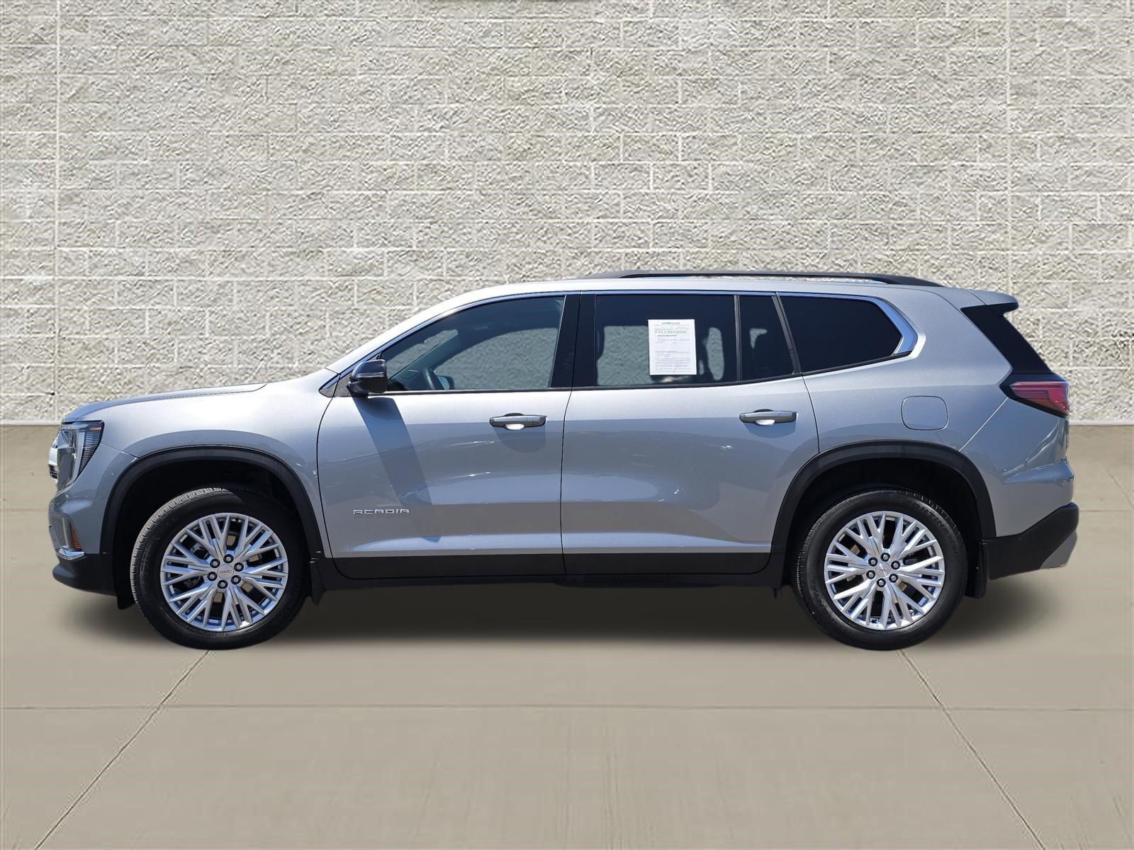 Used 2025 GMC Acadia Elevation w/ Elevation Premium Package AWD/4WD image 4