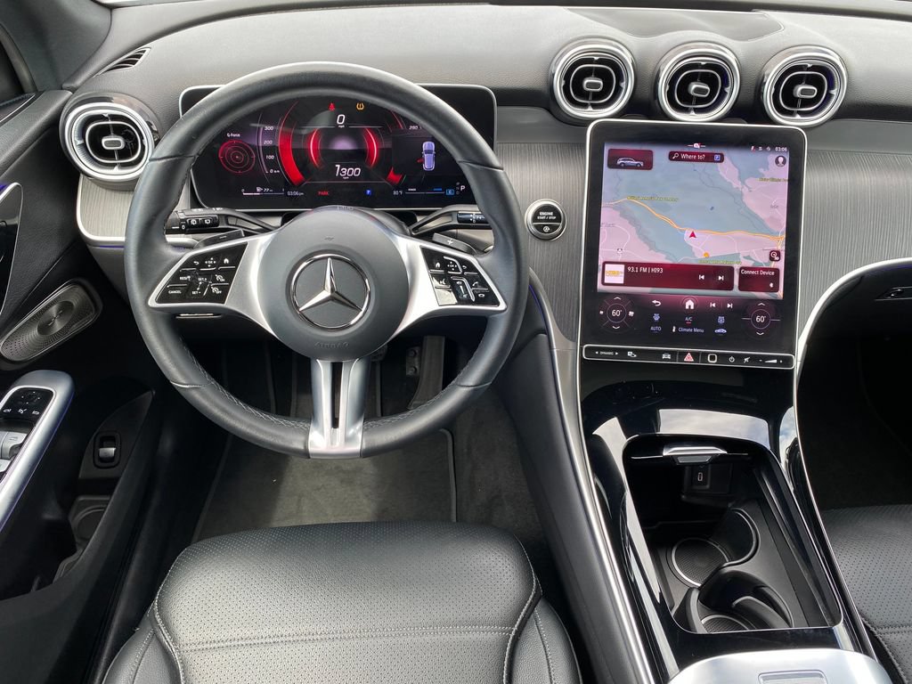 Used 2025 Mercedes-Benz GLC 300 image 30