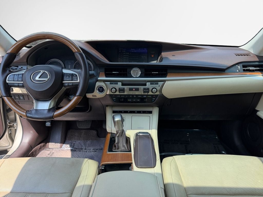 Used 2017 Lexus ES 300h FWD image 16