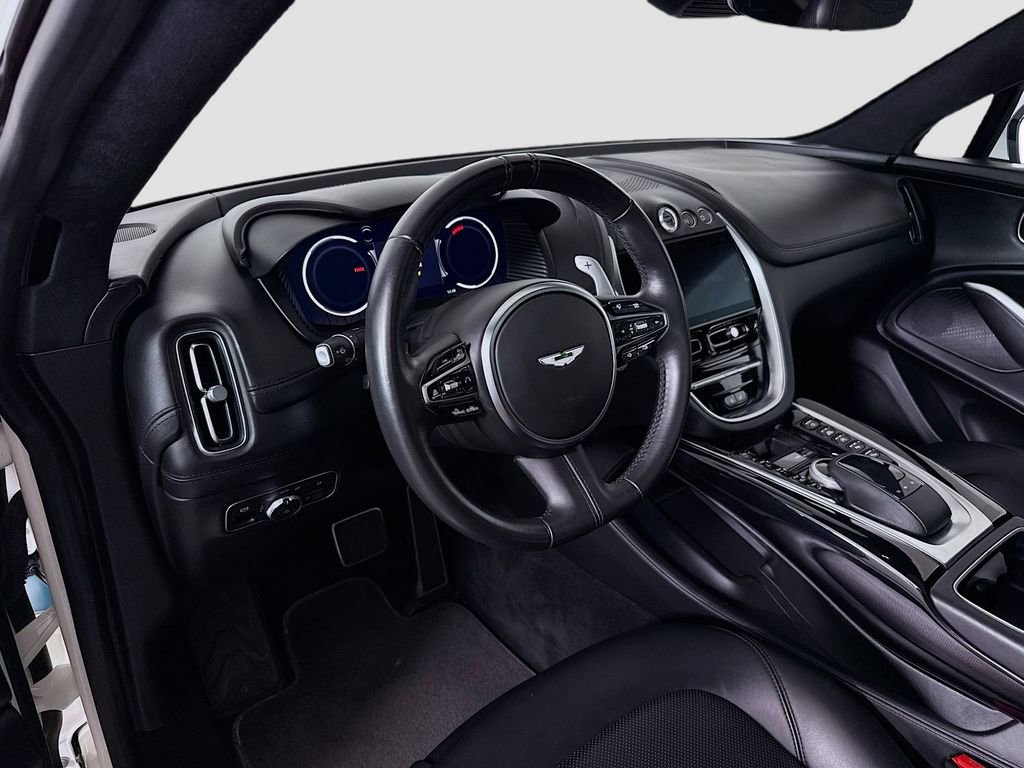 Used 2021 Aston Martin DBX image 9