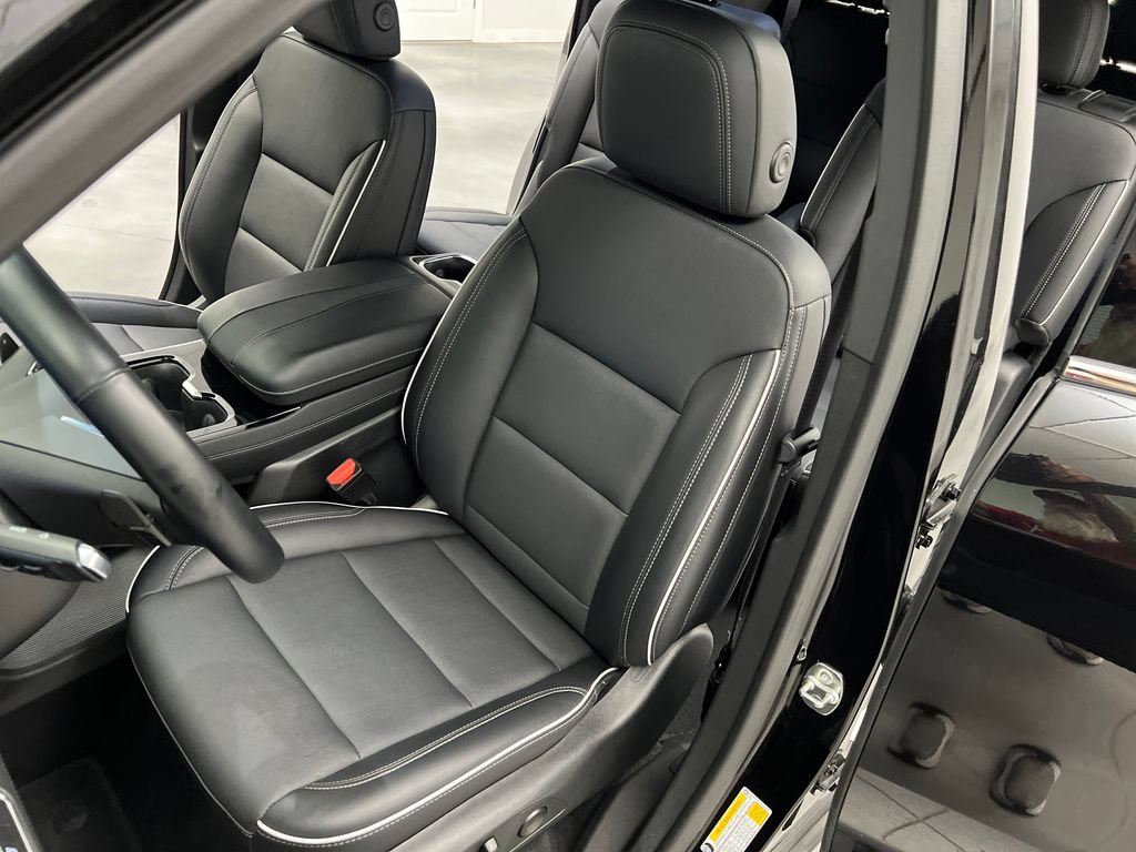 Used 2025 Buick Enclave Preferred AWD/4WD image 11