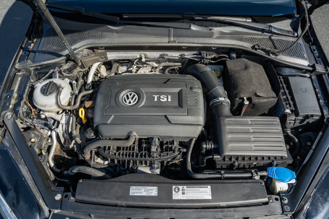 Used 2017 Volkswagen Golf Wolfsburg Edition FWD image 20