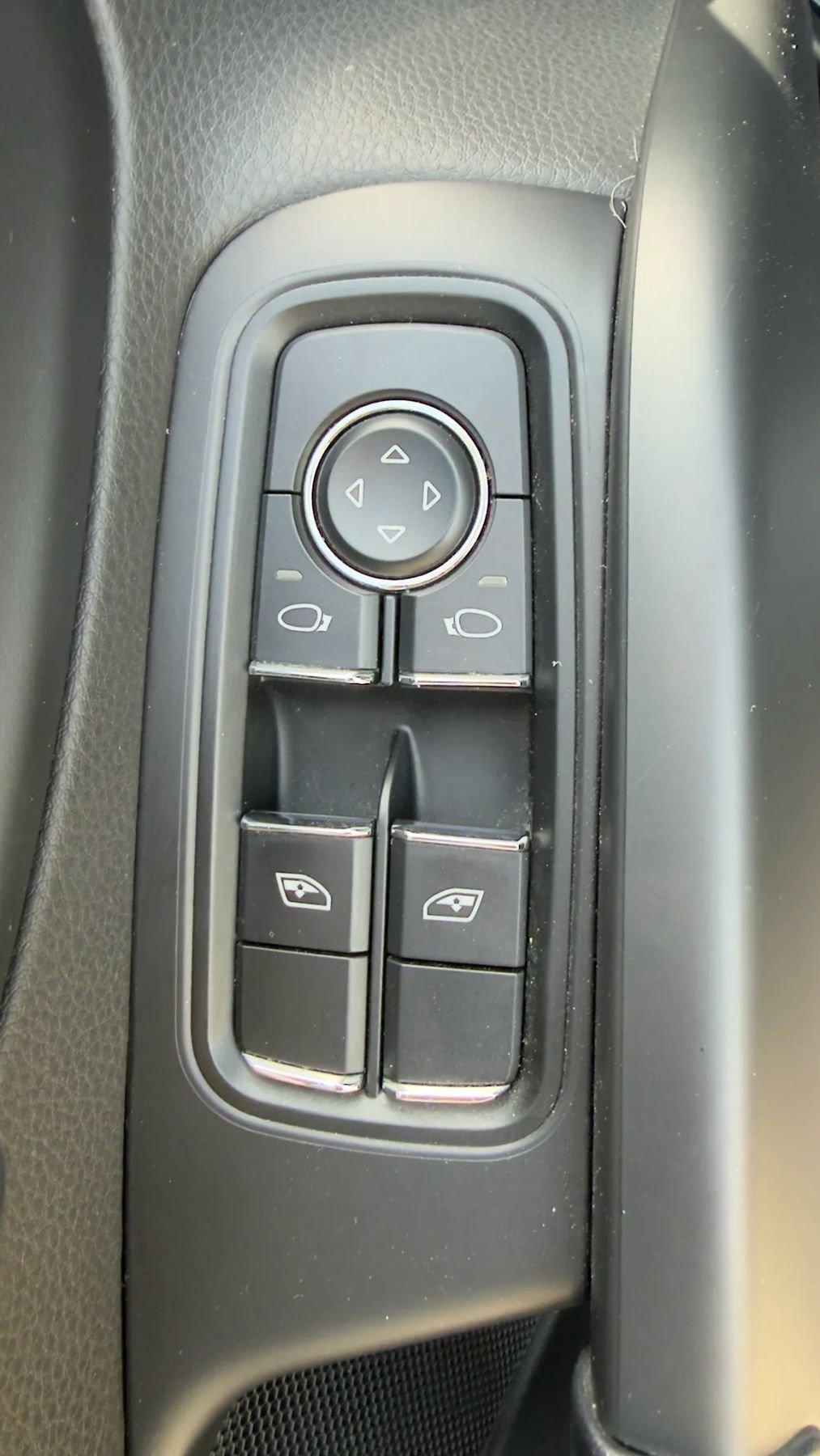 Used 2015 Porsche Boxster image 25