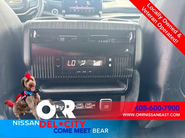 Used 2024 Jeep Wagoneer Series II w/ Flexible Seating Group AWD/4WD image 13