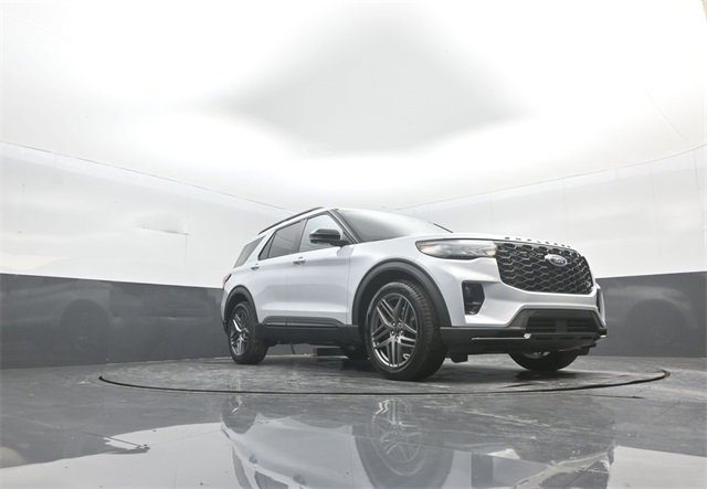 New 2026 Ford Explorer ST image 28