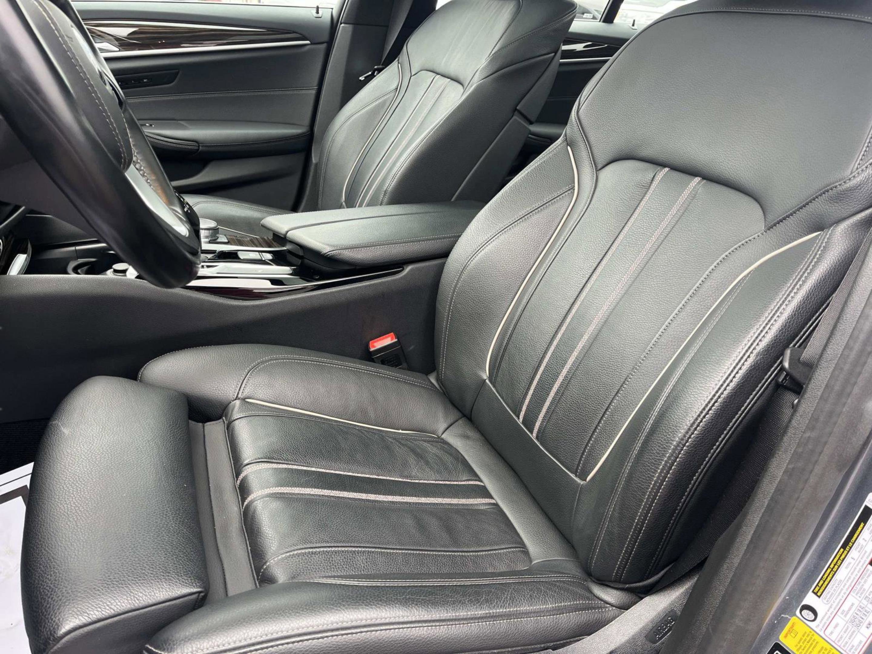 Used 2019 BMW 530i xDrive image 30