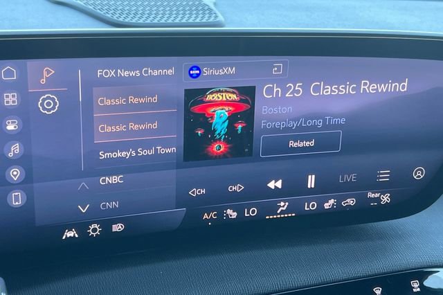 Used 2025 Buick Enclave Sport Touring image 26