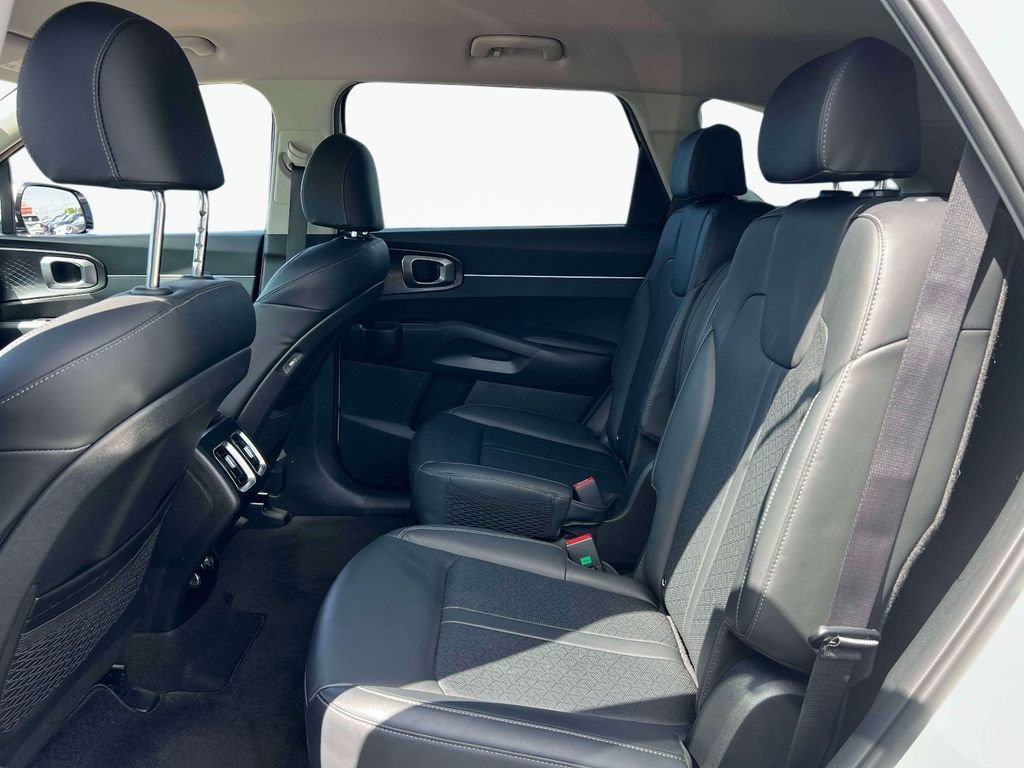 Certified 2023 Kia Sorento EX AWD/4WD image 11