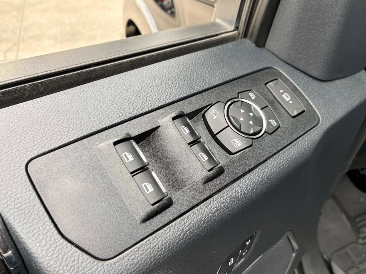 Used 2022 Ford F250 Lariat w/ Tremor Off-Road Package AWD/4WD image 11