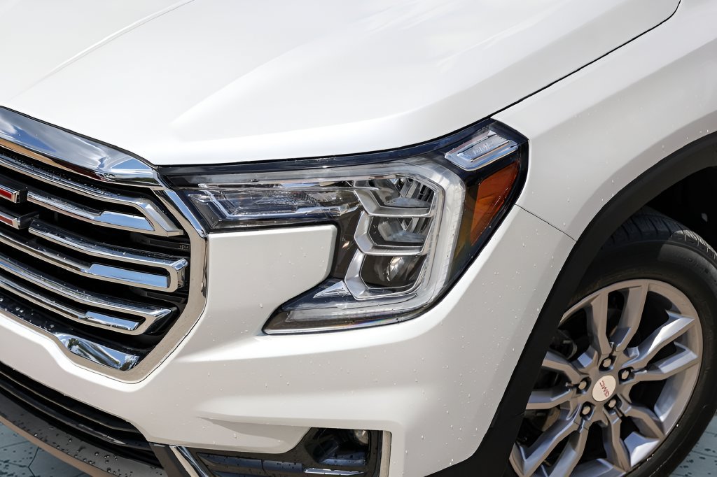 Used 2022 GMC Terrain SLT AWD/4WD image 3