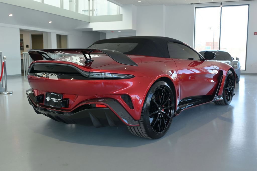 Used 2023 Aston Martin V12 Vantage Roadster RWD image 9