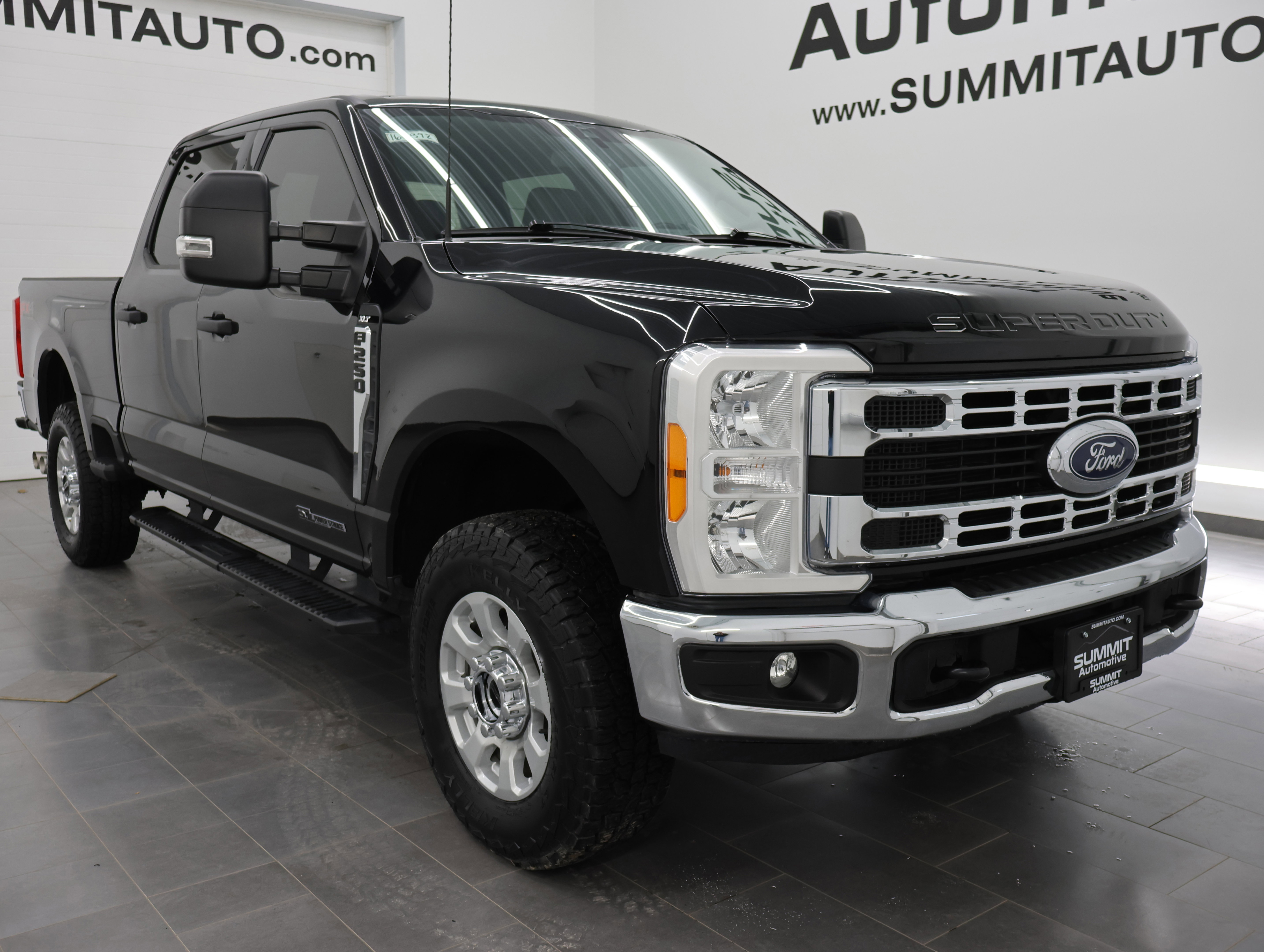 Used 2023 Ford F250 XLT w/ FX4 Off-Road Package image 2