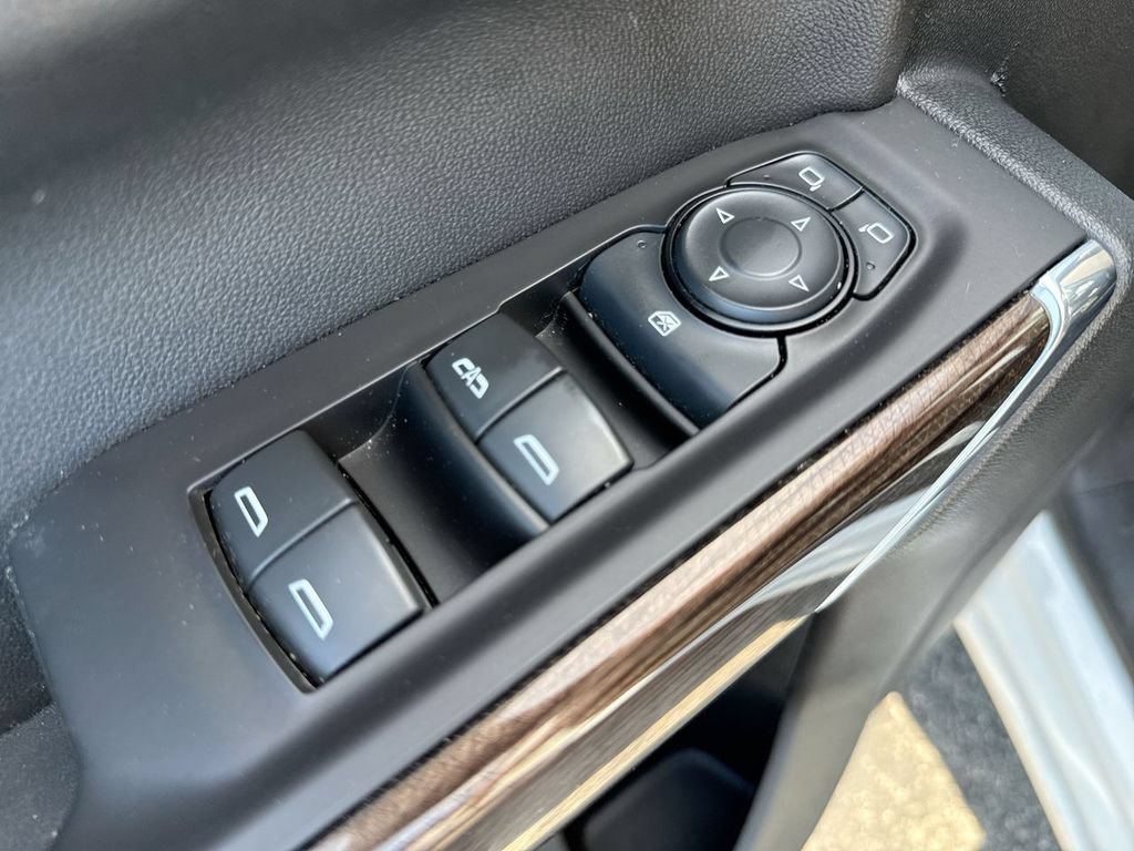 Used 2020 Chevrolet Silverado 1500 LT w/ Convenience Package AWD/4WD image 13