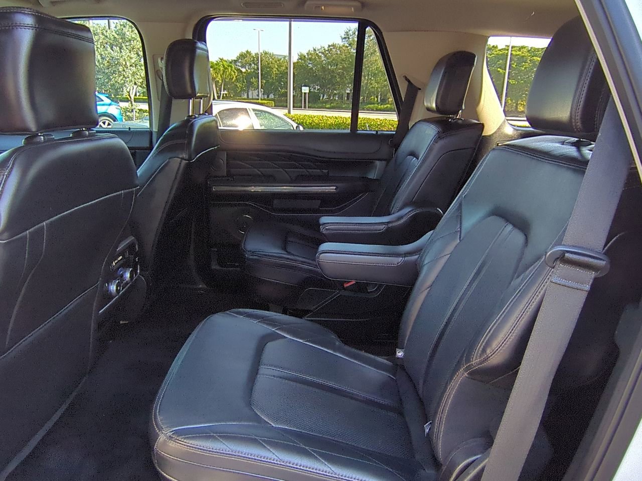 Certified 2021 Ford Expedition Platinum image 14