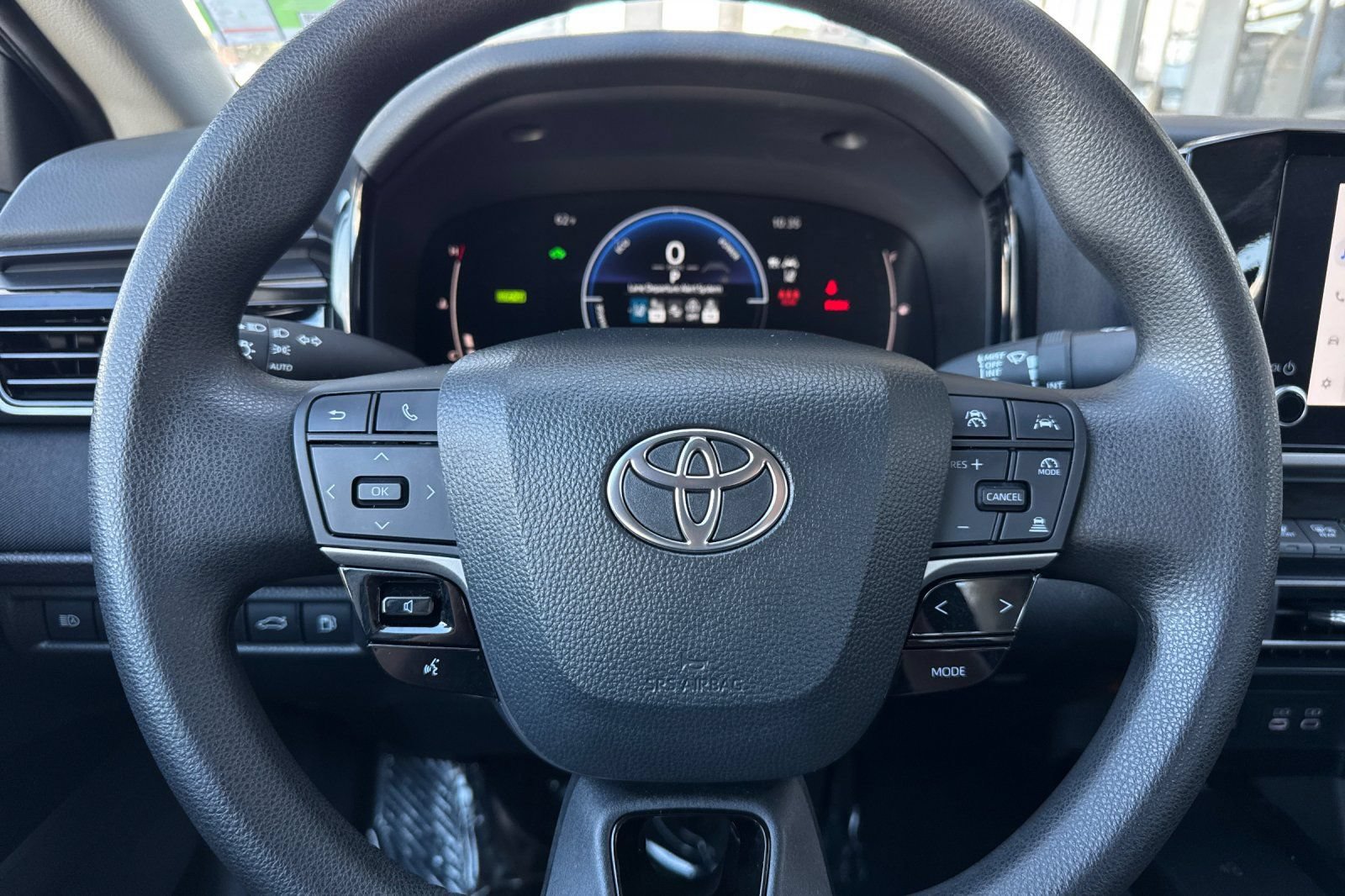 Used 2025 Toyota Camry LE FWD image 23