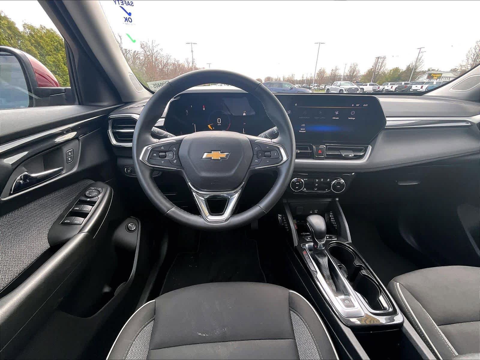 Used 2025 Chevrolet TrailBlazer LT w/ Convenience Package AWD/4WD image 26