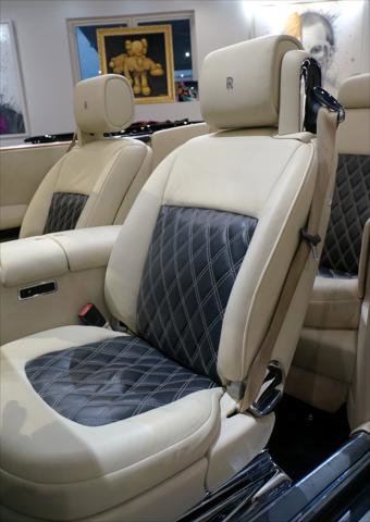 Used 2008 Rolls-Royce Phantom Drophead Coupe image 19