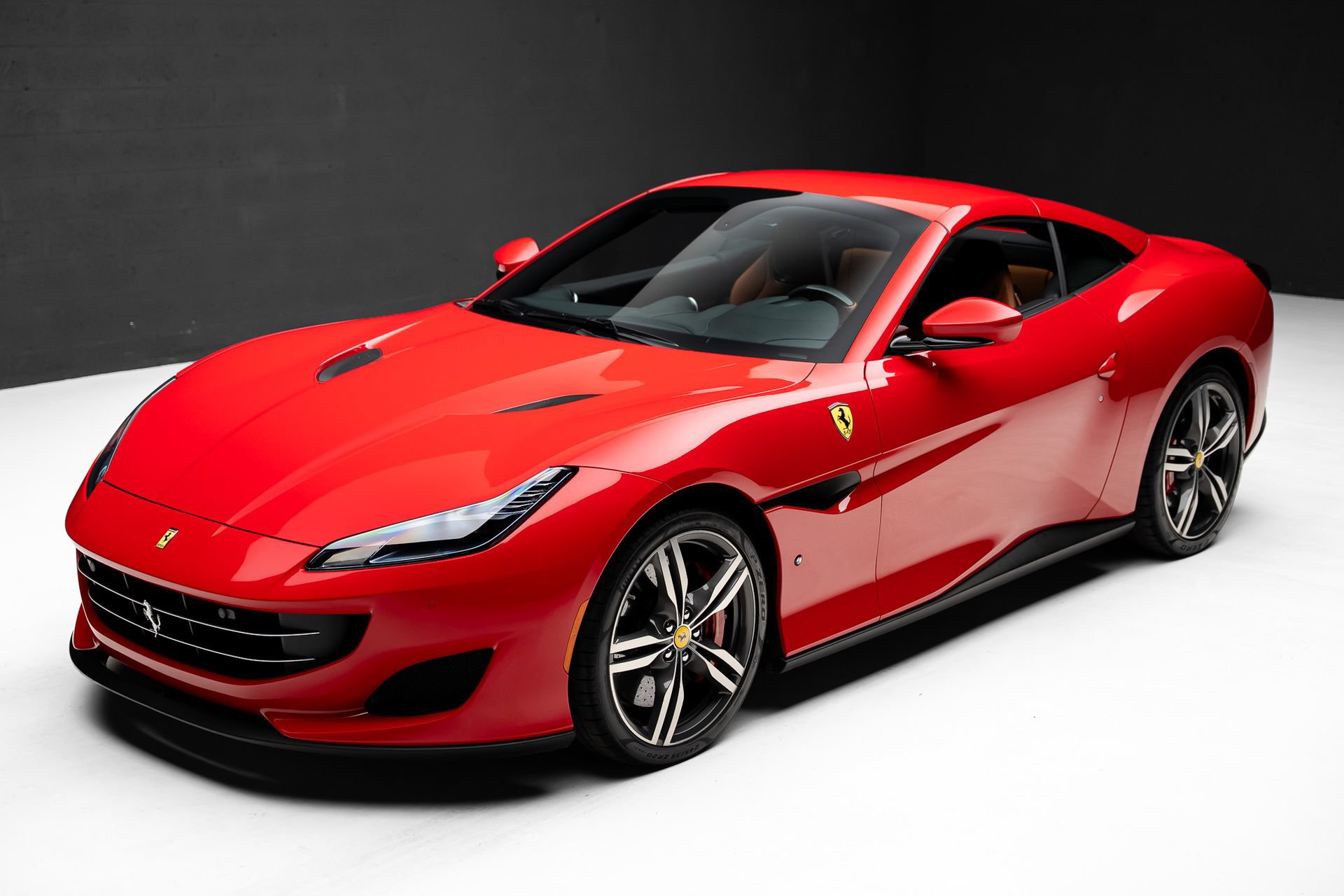 Used 2019 Ferrari Portofino RWD image 5