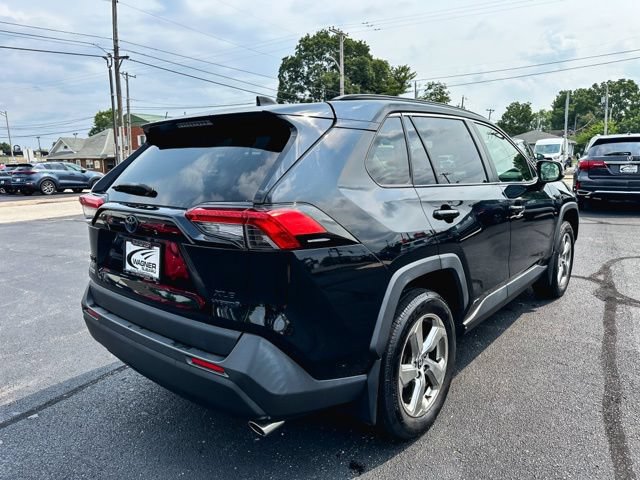 Used 2021 Toyota RAV4 XLE Premium AWD/4WD image 8