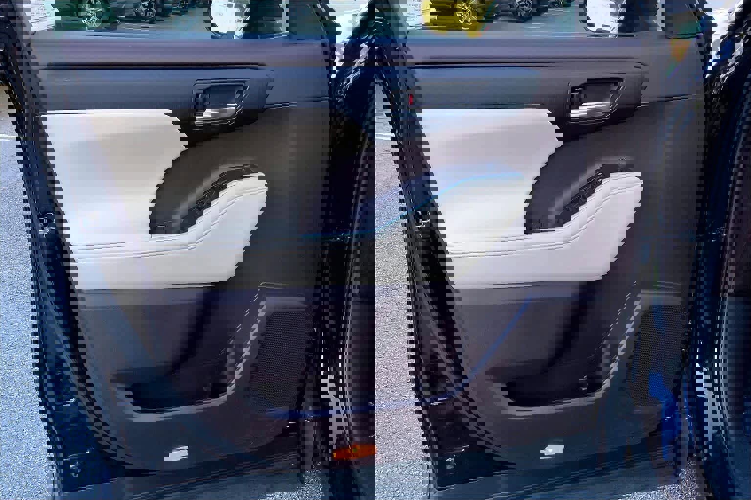 Used 2021 Toyota Highlander XLE image 21