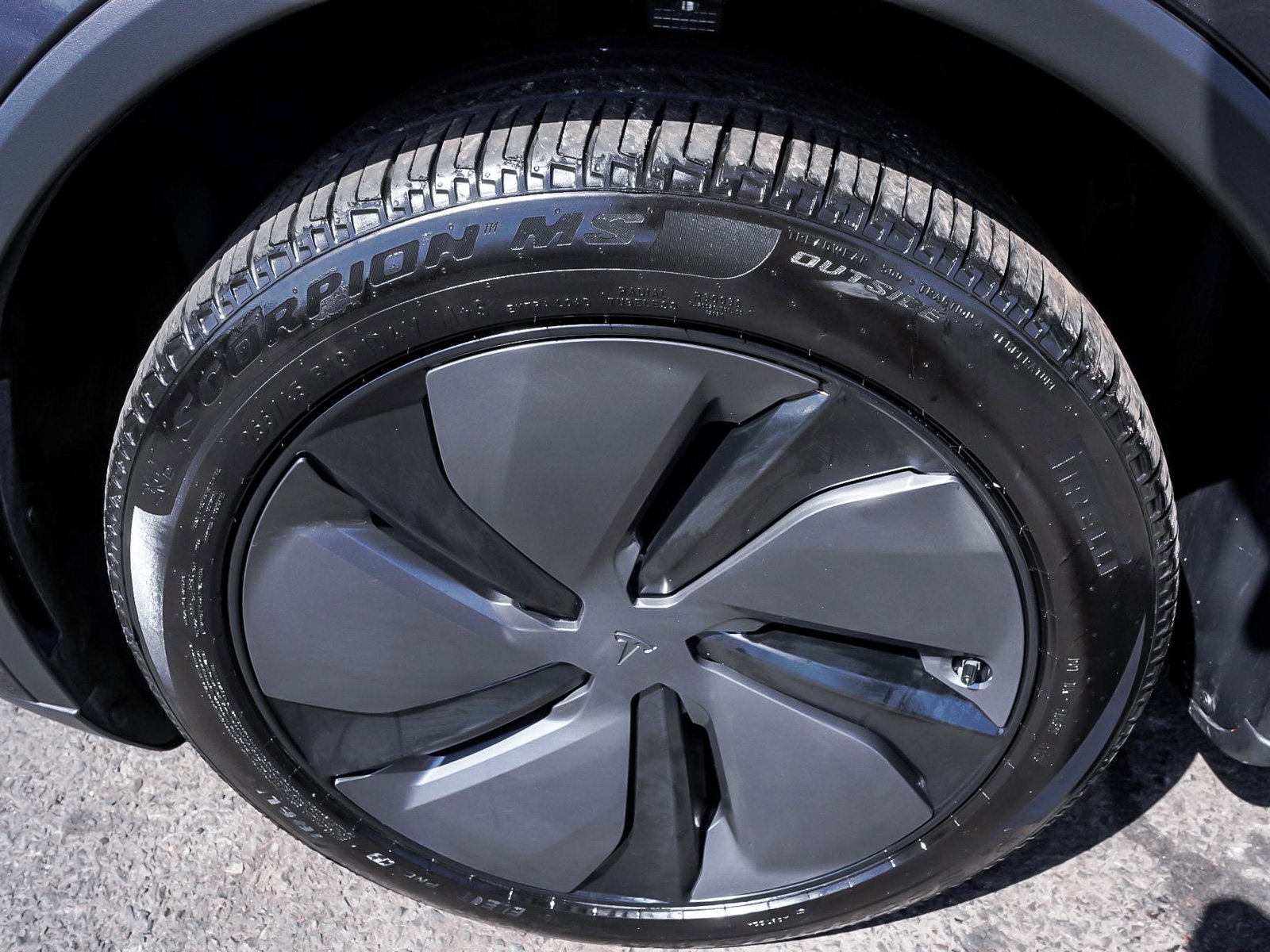 Used 2026 Tesla Model Y Long Range image 8