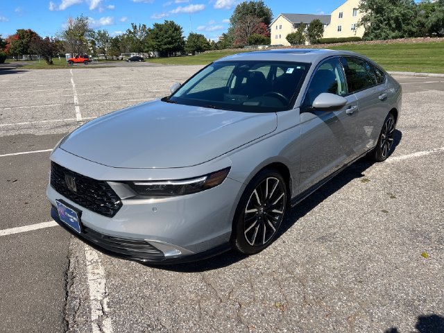 Used 2025 Honda Accord Touring image 5