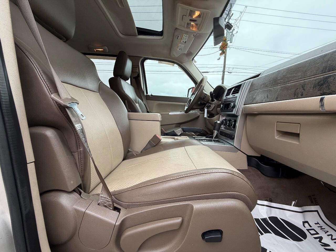 Used 2008 Jeep Liberty Limited w/ Premium Group image 11