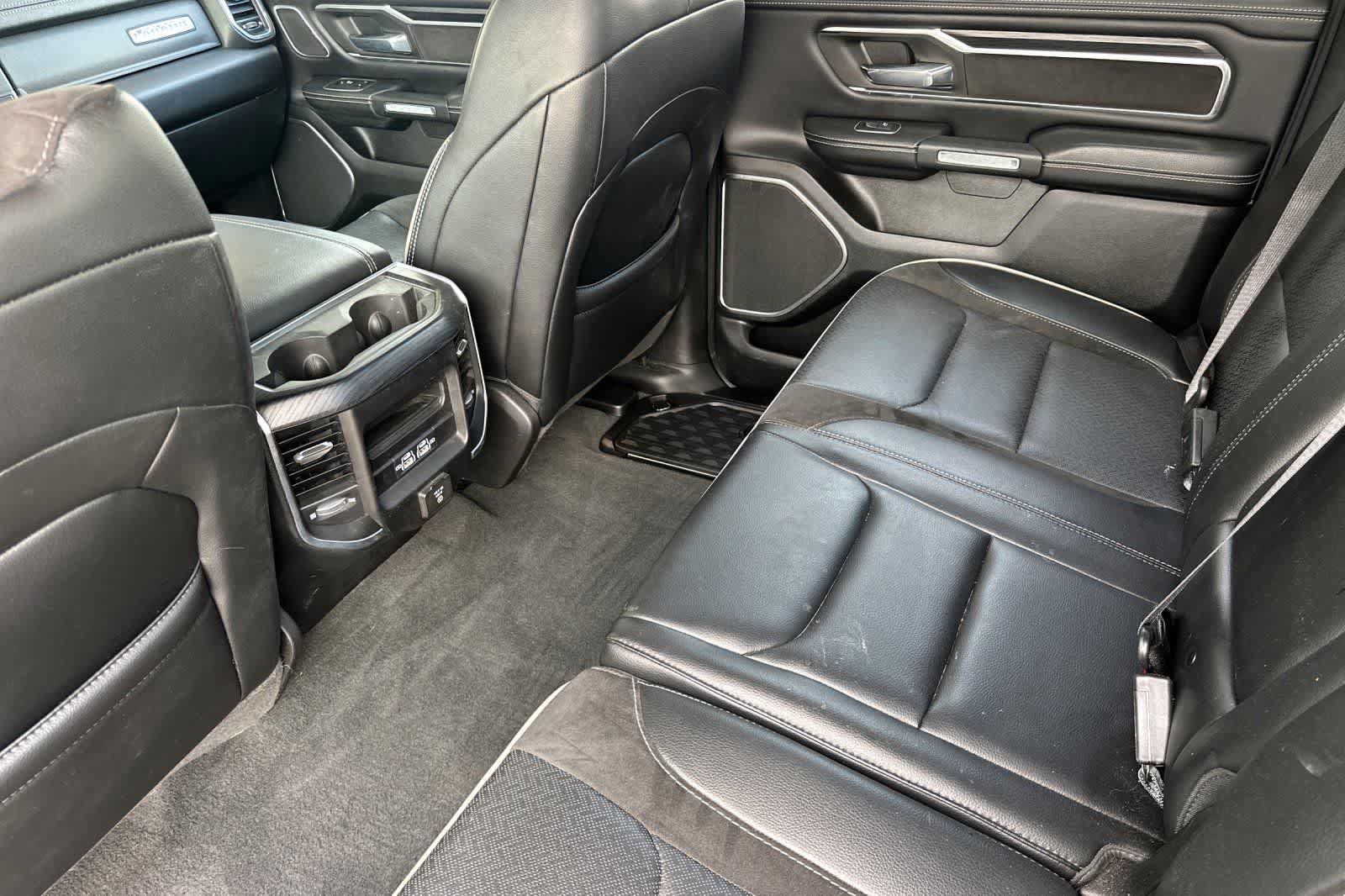 Used 2023 RAM 1500 Laramie AWD/4WD image 4