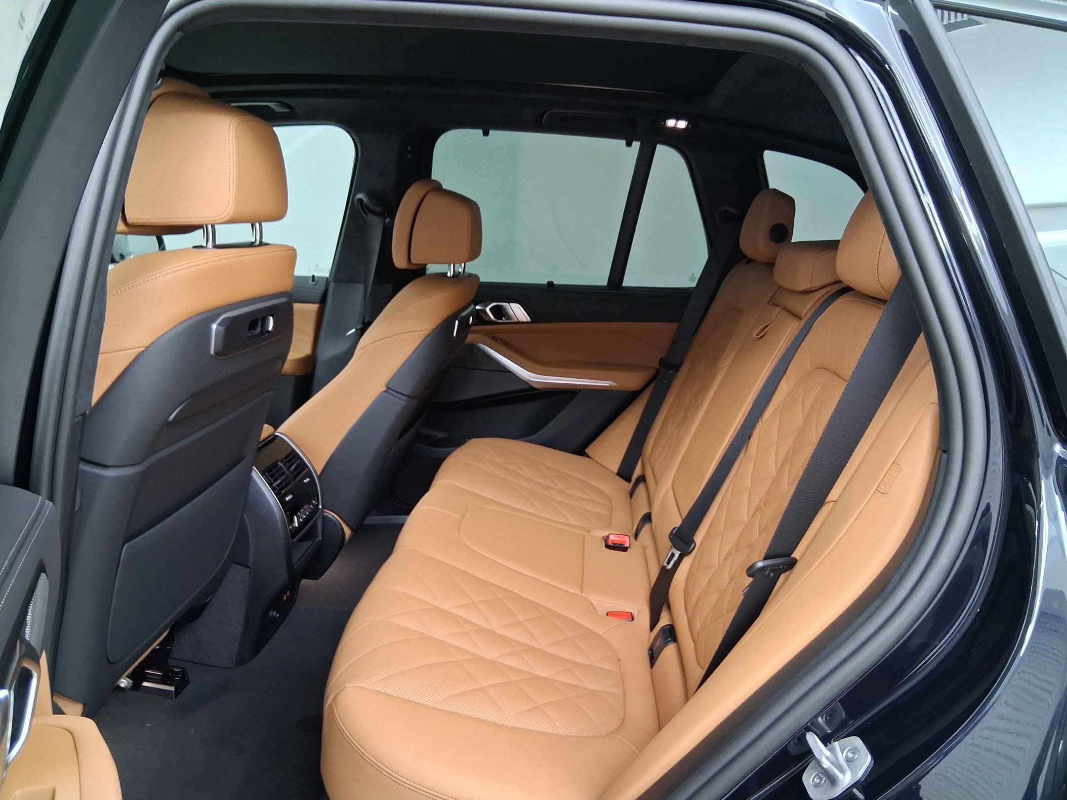 New 2026 BMW X5 M60i AWD/4WD image 14