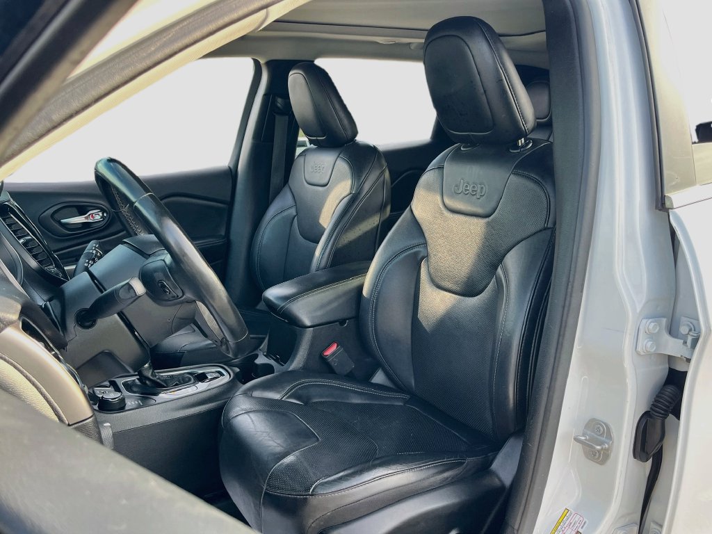 Used 2019 Jeep Cherokee Limited AWD/4WD image 21