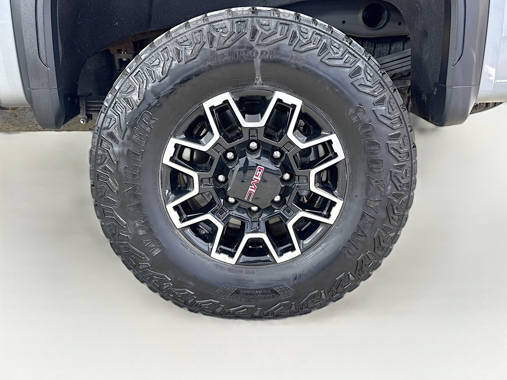 Used 2024 GMC Sierra 2500 AT4X image 33