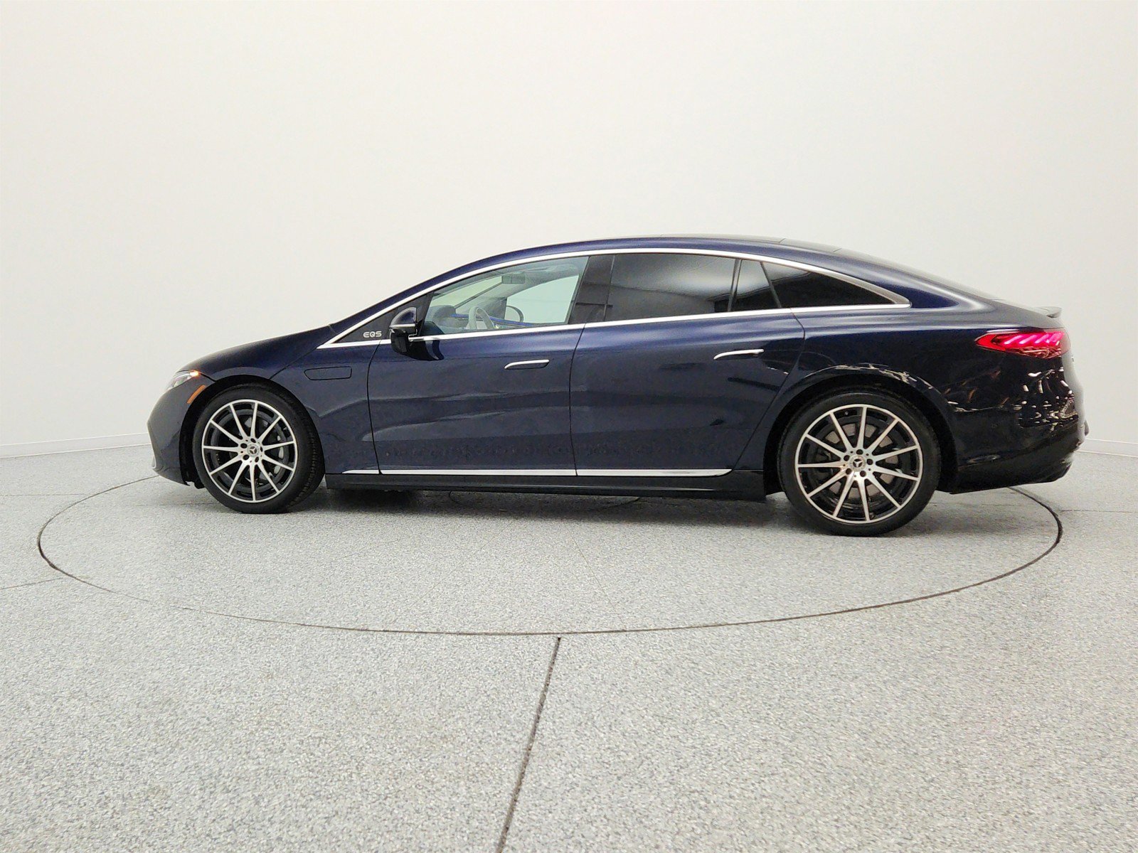 Used 2023 Mercedes-Benz EQS 580 4MATIC Sedan image 8