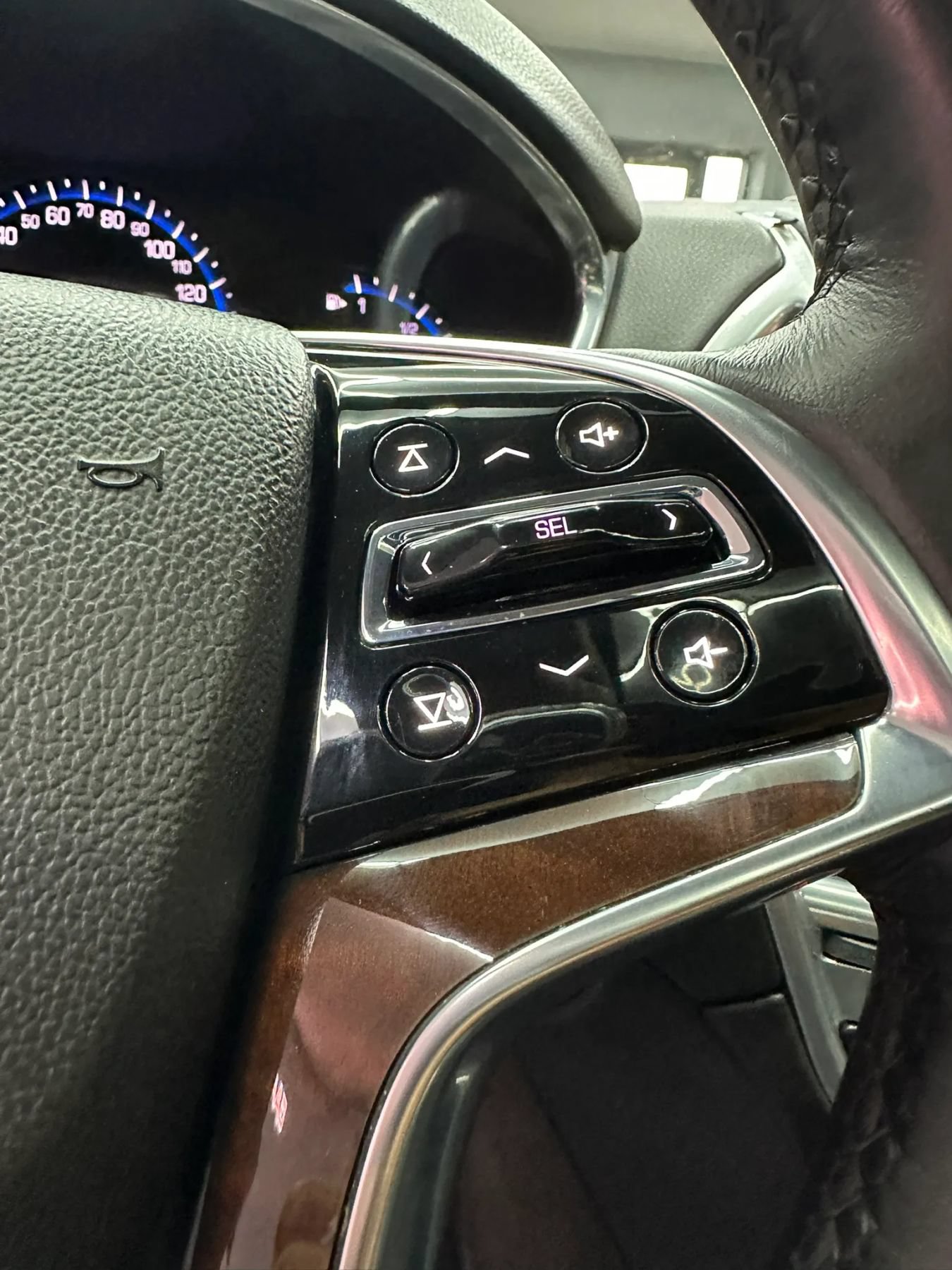 Used 2013 Cadillac SRX Luxury w/ Driver Awareness Package FWD image 12