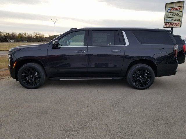 New 2026 Chevrolet Suburban Premier image 3