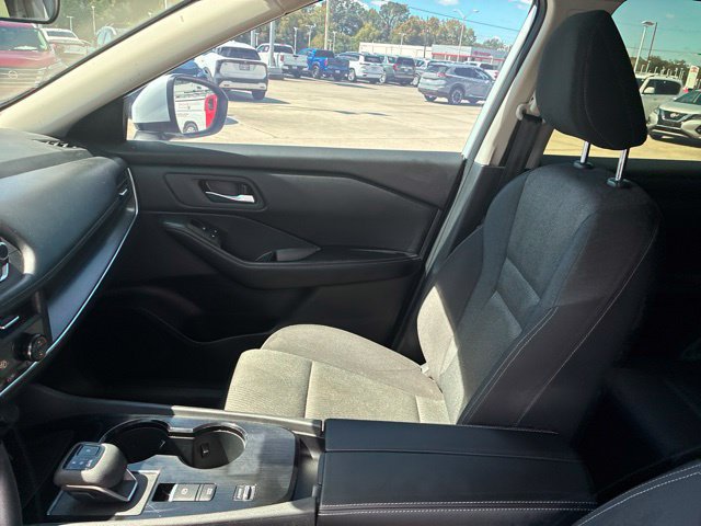 Used 2024 Nissan Rogue SV FWD image 16