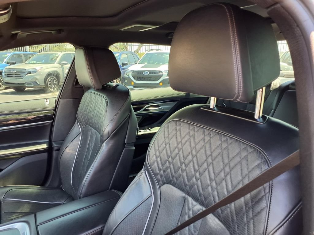 Used 2019 BMW 750i xDrive w/ M Sport Package AWD/4WD image 26