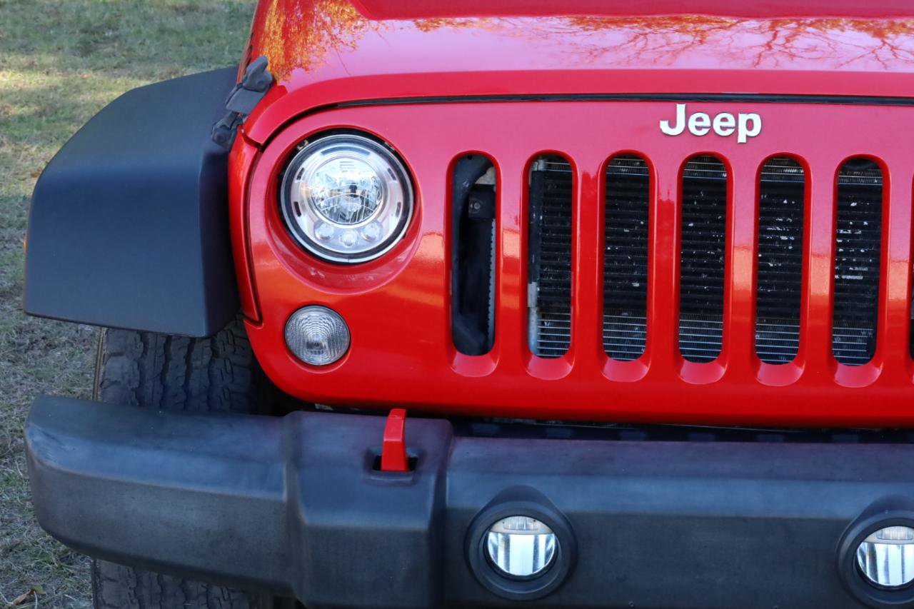 Used 2018 Jeep Wrangler Unlimited Rubicon w/ Cold Weather Group AWD/4WD image 27