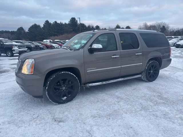 Used 2013 GMC Yukon XL Denali image 4
