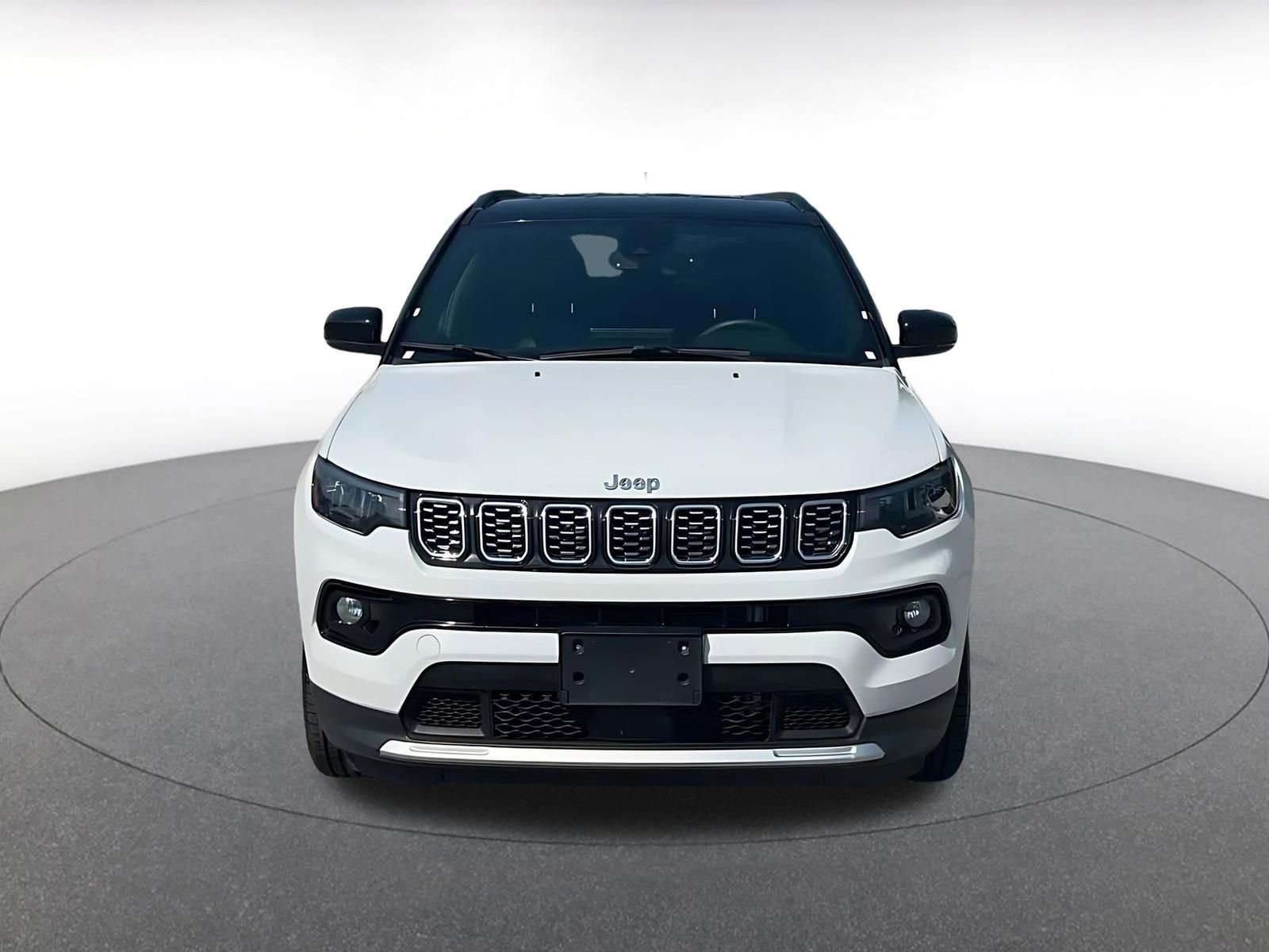 Used 2025 Jeep Compass Limited AWD/4WD image 4