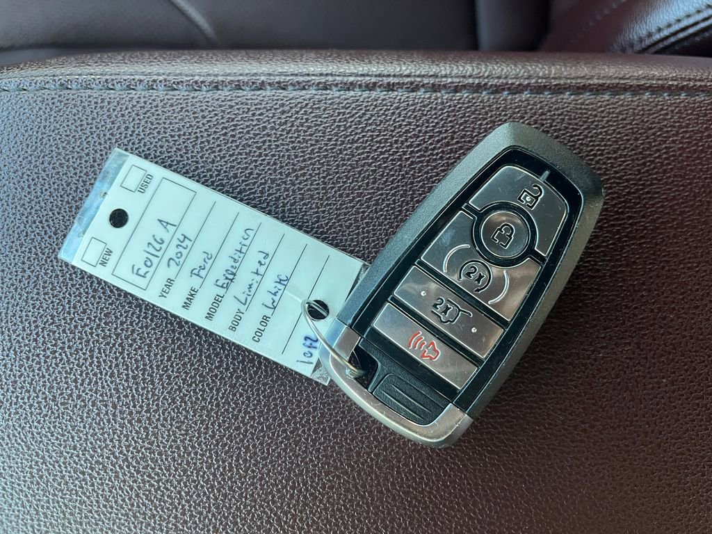 Used 2024 Ford Expedition Limited image 27