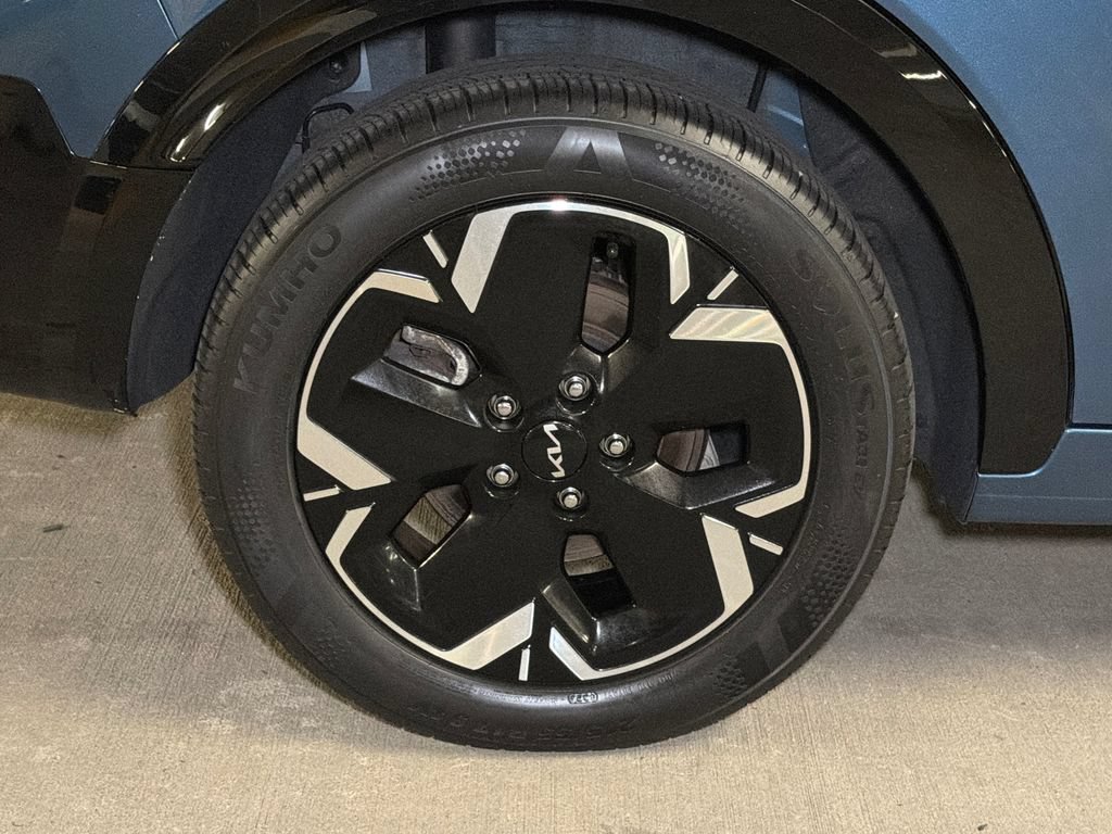Certified 2024 Kia Niro Wind w/ Wind Preserve Package FWD image 8