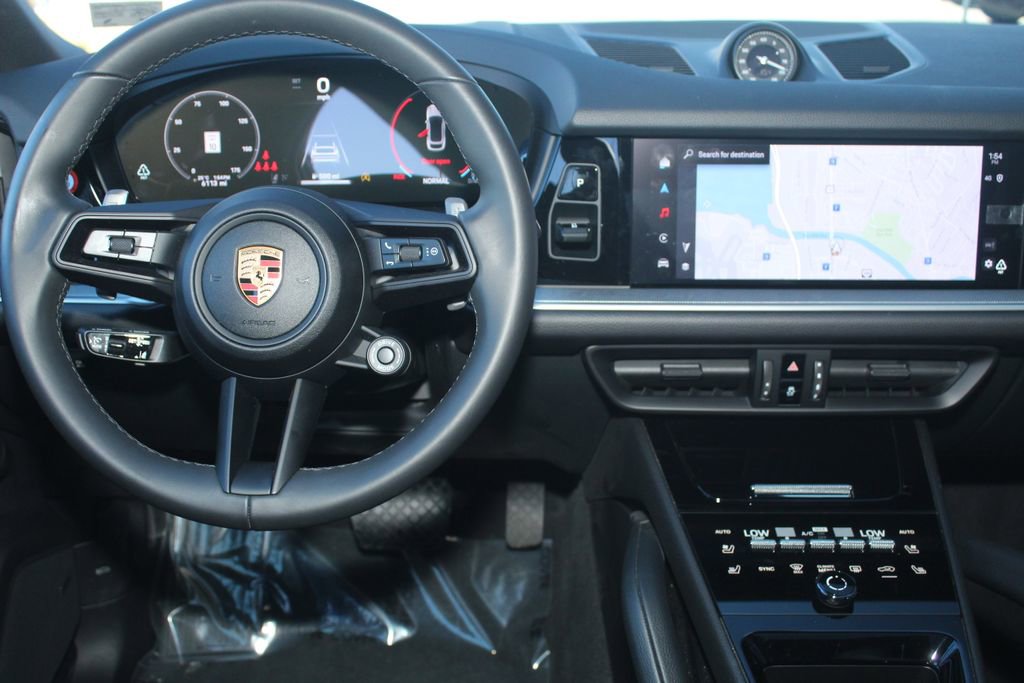 Certified 2025 Porsche Cayenne Coupe AWD/4WD image 6