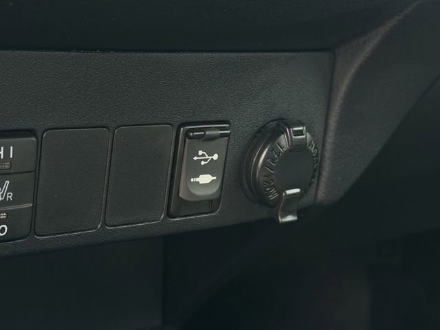 Used 2015 Toyota RAV4 Limited w/ Technology Package FWD image 25