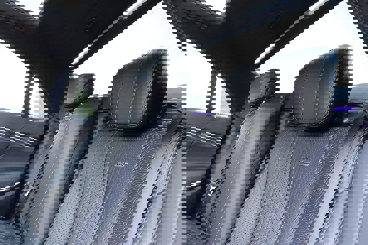 Used 2015 Mercedes-Benz S 63 AMG 4MATIC Sedan w/ Driver Assistance Package image 58