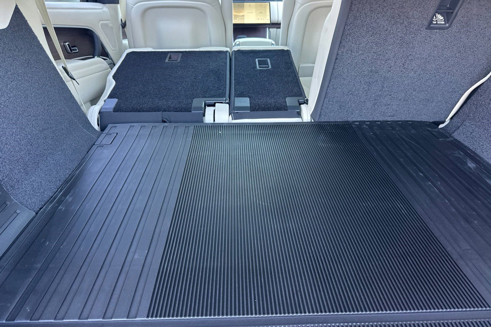 New 2026 Land Rover Range Rover SE image 26