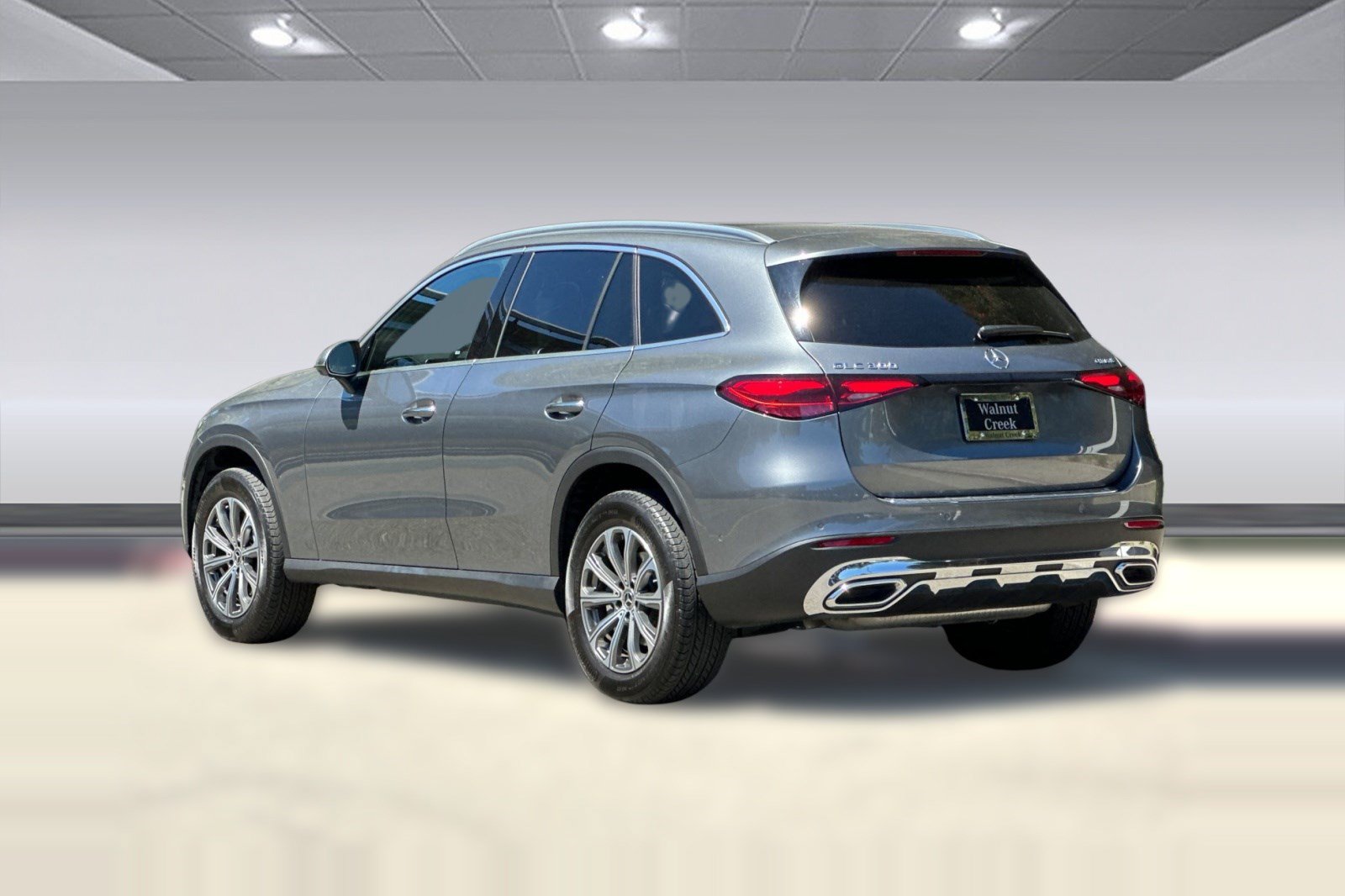 Used 2023 Mercedes-Benz GLC 300 4MATIC image 3