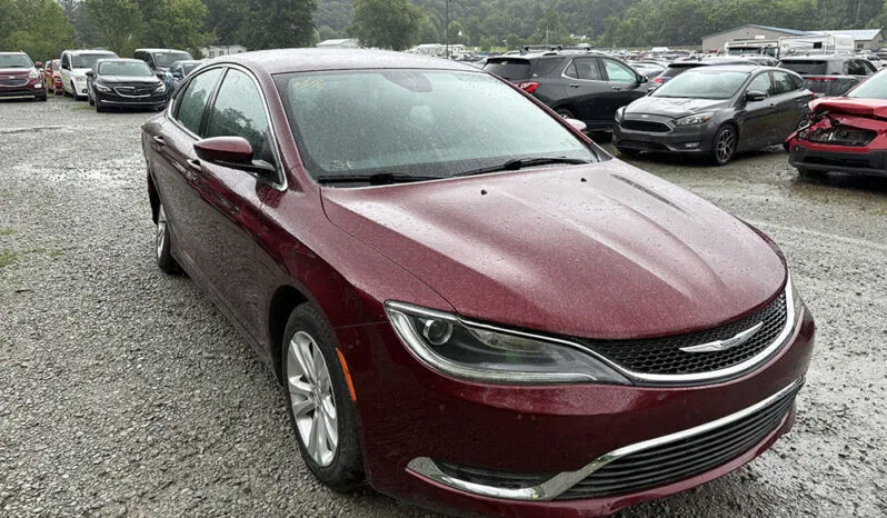 Used 2016 Chrysler 200 Limited Platinum w/ Comfort & Convenience Group FWD image 2