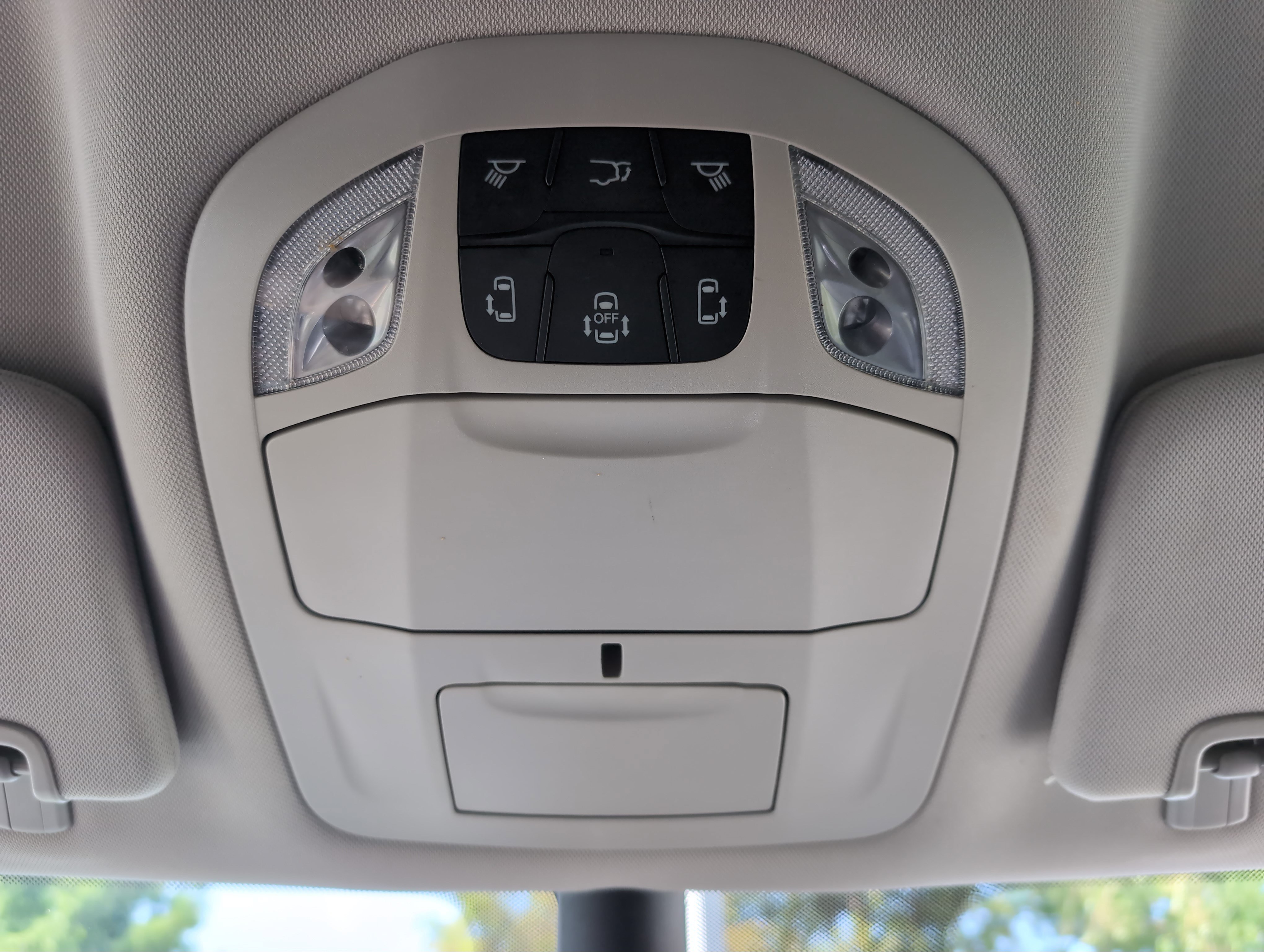 Used 2024 Chrysler Pacifica Touring-L FWD image 40