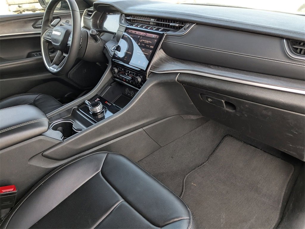 Used 2024 Jeep Grand Cherokee L Limited w/ Luxury Tech Group II image 38