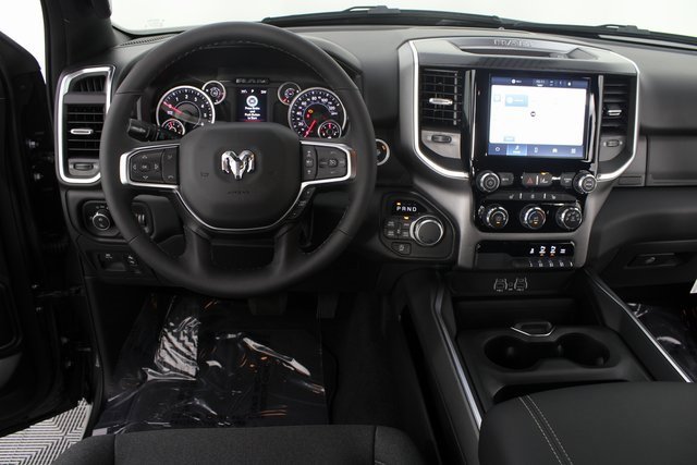 New 2025 RAM 1500 4x4 Crew Cab image 10